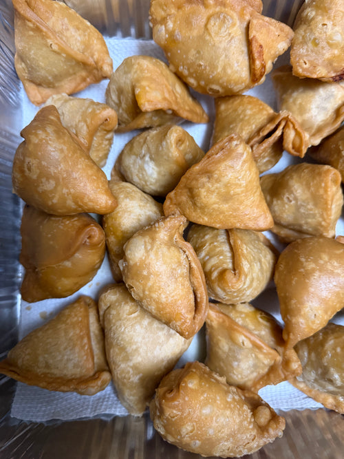 12 Tasty Samosas